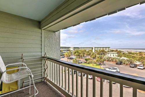 Apartamento Isle Of Palms Beachfront Condo With Balcony And Pool!