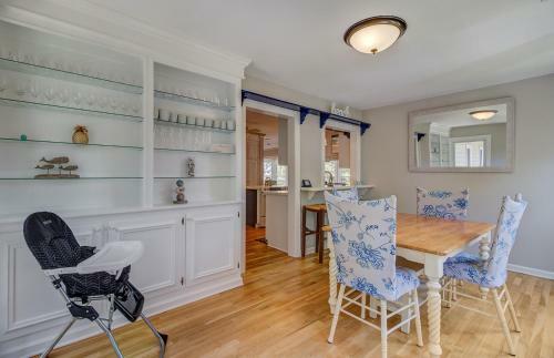 11 43rd Avenue