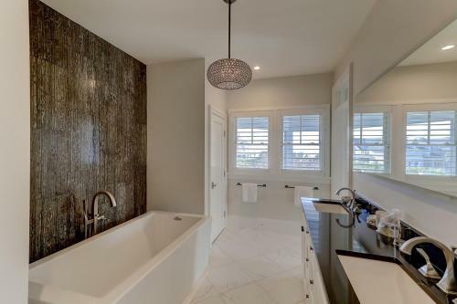3 46th Avenue