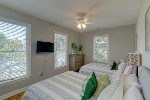 8 44th Avenue