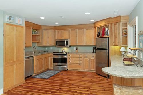 1030 Sparrow Pond Cottage