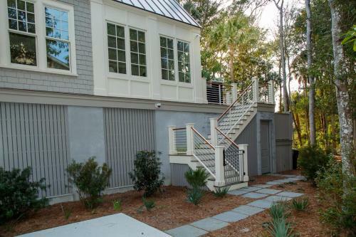 165 Surfsong Road