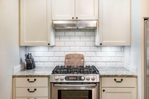 5518 Cypress Point