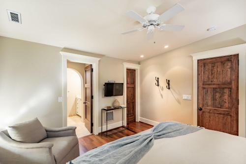 5518 Cypress Point