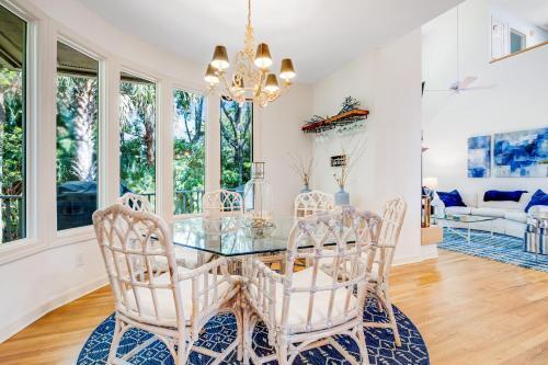 7 Governors Drive