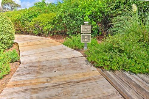 Remodeled Cottage On Sparrow Pond, Walk To Beach!
