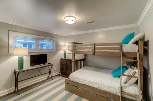 35 Twin Oaks
