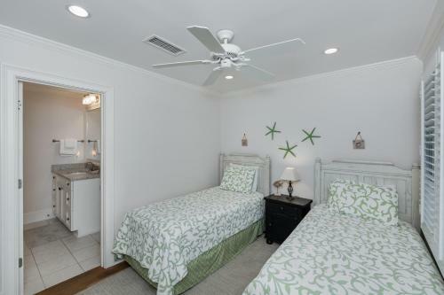 Villa 1380 Fairway Oaks
