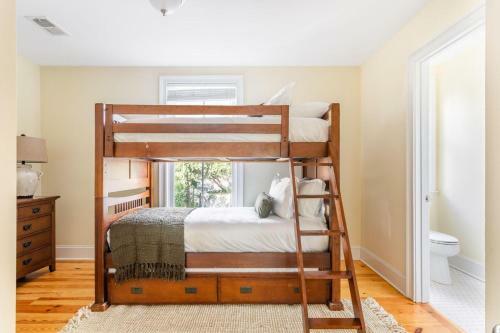 Sand Dune & Sea Shell - 2 Home Rental W 12 Brs