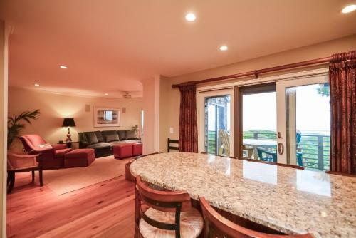 4320 Windswept Villa