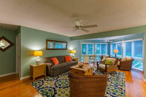 4689 Tennis Club Villa