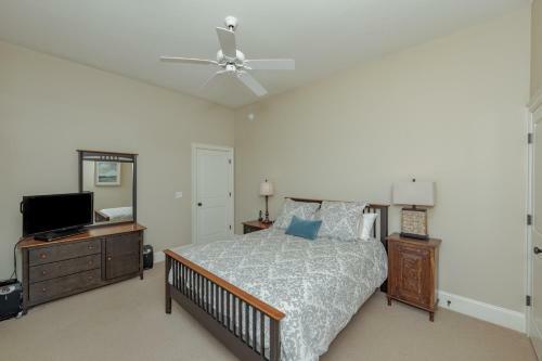 100 Surfsong Road