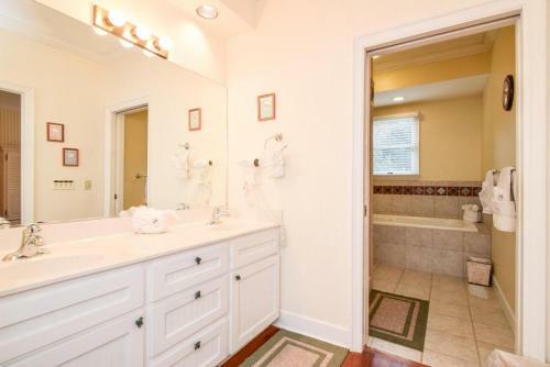 21 Ocean Green Drive