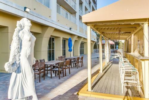 Aparthotel Oceanfront Condo Camelot By The Sea
