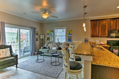 Myrtle Beach Home With Pool Access - Walk To Beach!