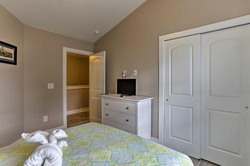 Myrtle Beach Home With Pool Access - Walk To Beach!