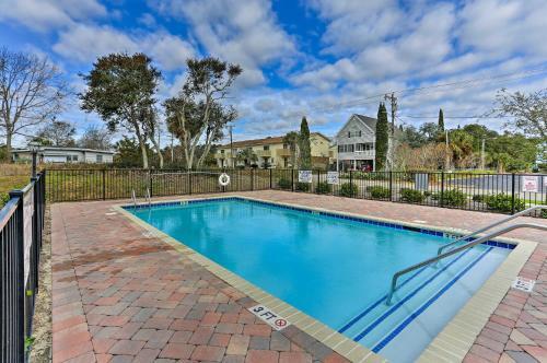 Myrtle Beach Home With Pool Access - Walk To Beach!
