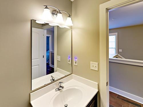 2724 Kashton Dr Home