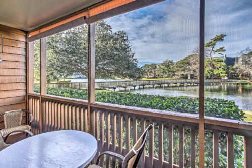 Apartamento Beautiful Lakefront Condo - 5 Min Walk To Beach!