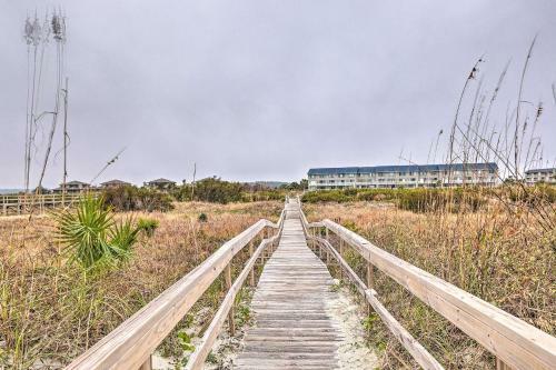 Apartamento Luxe Island Condo With Deck Play, Swim And Relax!