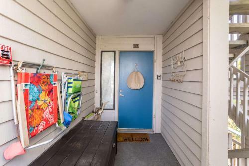 L 212 Harbor Island Condo