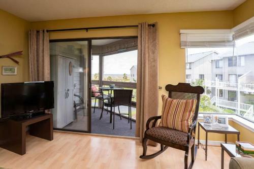 L 212 Harbor Island Condo