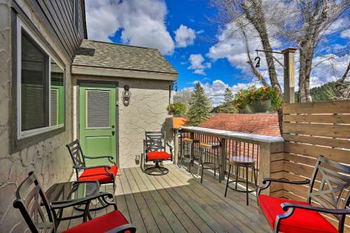Cozy Custer Cottage With Deck Walk To Shops And Food!