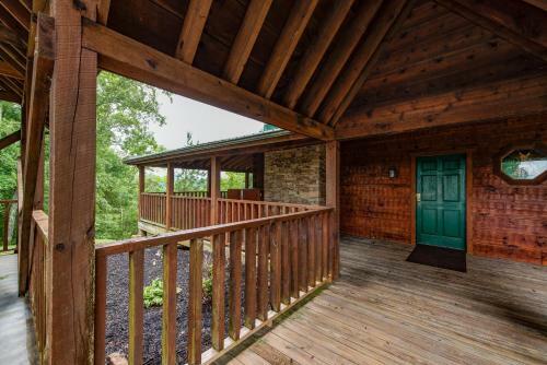 Douglas Lake Hilltop Hideaway
