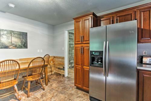 Cosby Cabin With 2 Porches, Deck And Game Room!