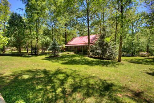 Living Waters #376 By Aunt Bug's Cabin Rentals