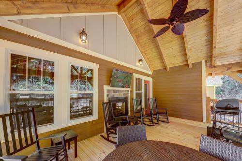 Blue Lagoon Cinema Chalet