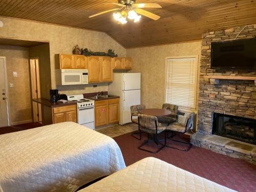 Hotel Carr's Northside Cottages
