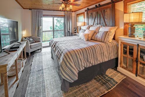 Mountain-view Estate On 1.61 Acres - Sleeps 25 Villa