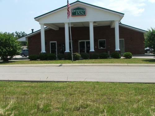 Posada Deerfield Inn & Suites