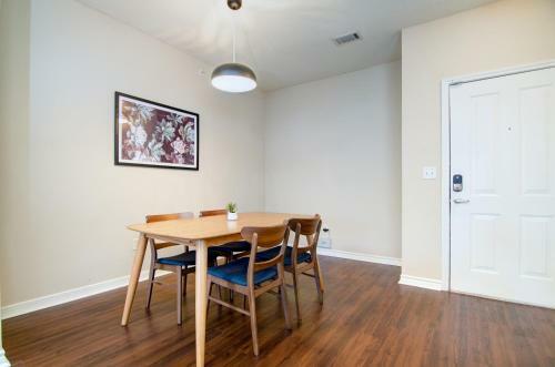 Apartamento Loft Style 1.5 Bedroom Walk 2 Downtown! Sleeps 6!