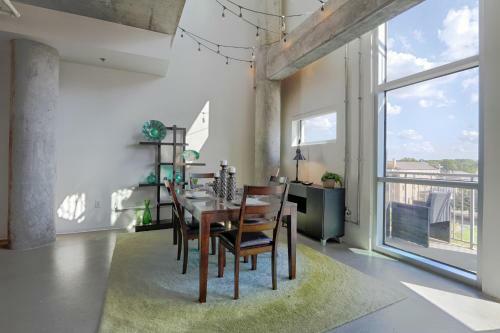 Spectacular Views In Contemporary Two Story Condo