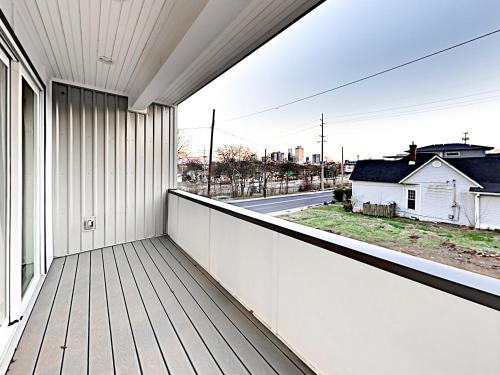1011a 12th Ave North Townhome Townhouse