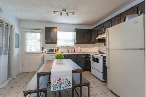 Cozy 2bd Nashville Home Close To Restaurants