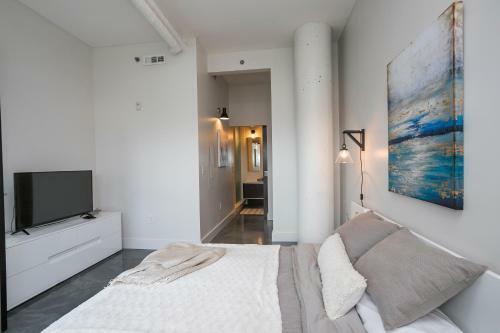 Sleek Furnished Modern Downtown Condo