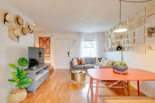 Boho Chic 2bd Walk To Shelby Park And Restaurants!