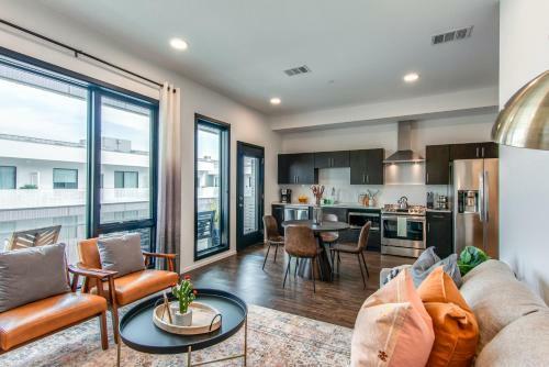 Apartamento Illume - Modern Elegance - Pool & City Views Condo