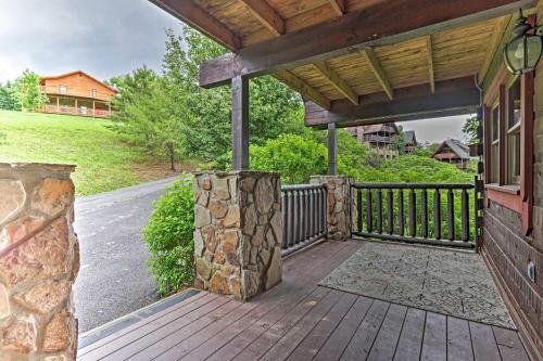 2,100 Sq Ft Mtn Retreat Hot Tub, Bbq And Deck!