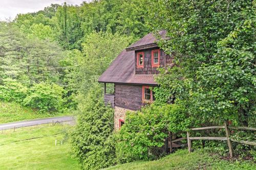 2,100 Sq Ft Mtn Retreat Hot Tub, Bbq And Deck!
