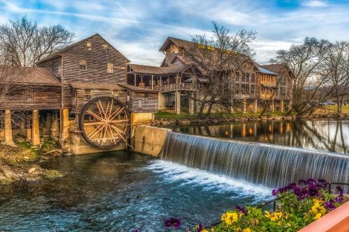 Gateway To The Smokies