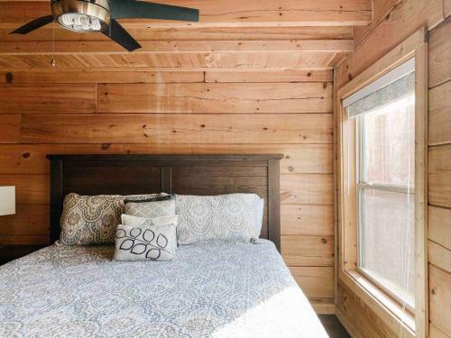 Mountain Splash -heated Indoor Pool, Hot Tub, Arcade Game Room