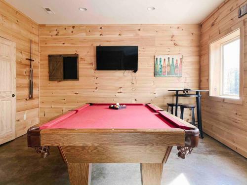 Mountain Splash -heated Indoor Pool, Hot Tub, Arcade Game Room