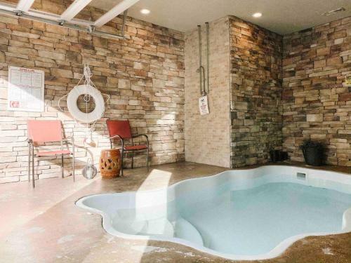 Mountain Splash -heated Indoor Pool, Hot Tub, Arcade Game Room