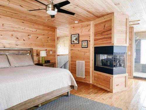 Mountain Splash -heated Indoor Pool, Hot Tub, Arcade Game Room