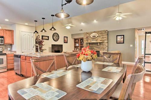 Pigeon Forge Home With Pool - 2 Miles To The Island!