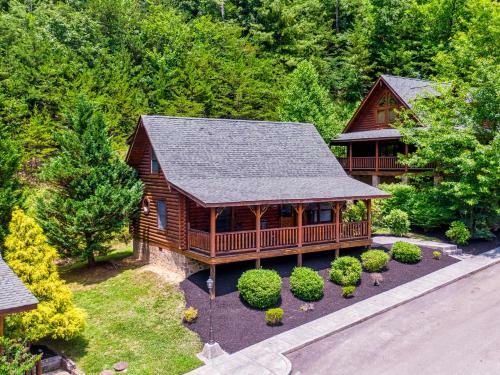 Mountain Dreaming: Hot Tub And Nearby Pigeon Forge!